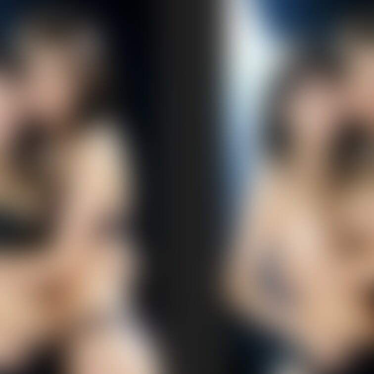 着衣と脱衣を並べた画像です。画像№228