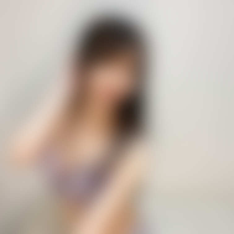 こんにちは～  咲雪華奈です❄️

一週間ぶりの投稿になります！
今回も紫ランジェリーで撮りました💜

セクシ