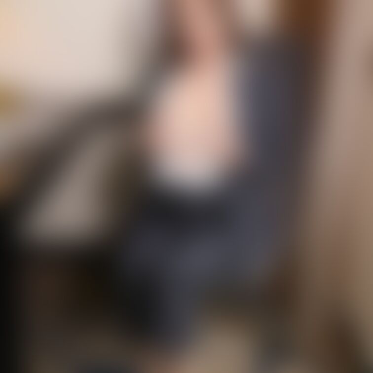 #010_HIROママ
「パンツスーツでグロマン全開大放尿」(7/24ページ)
三軒隣の人妻HIROさん。
今