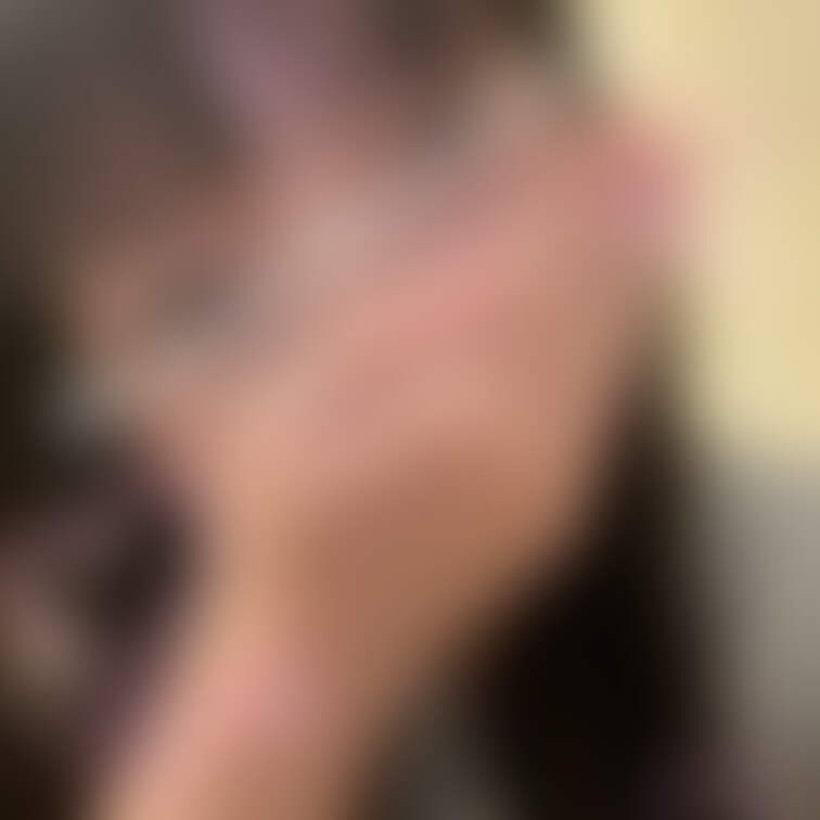 顔面ドアップどうぞ☺️✌️❤️❤️
つむぎって生まれてこの方、
髪の毛染めた事ないんだよー😳
サラサラの黒髪すき?