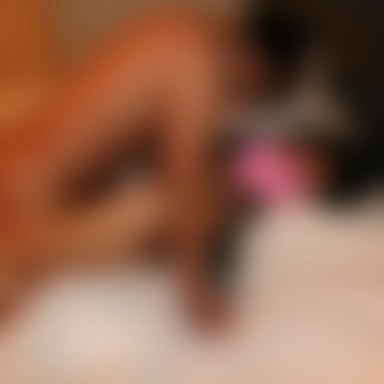 <本日の1枚>+1
前の写真の別カット
Yuriが初めて他人棒を受け入れた瞬間です…