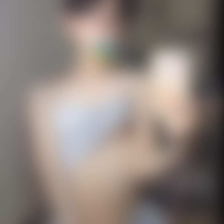 おうちではキャミでいいよね〜🥵

