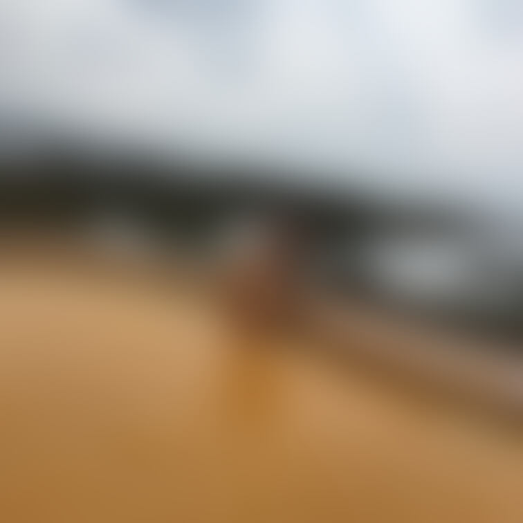 夫婦で混浴温泉旅行。この後単独男性を招いてエッチな遊びしちゃいました
