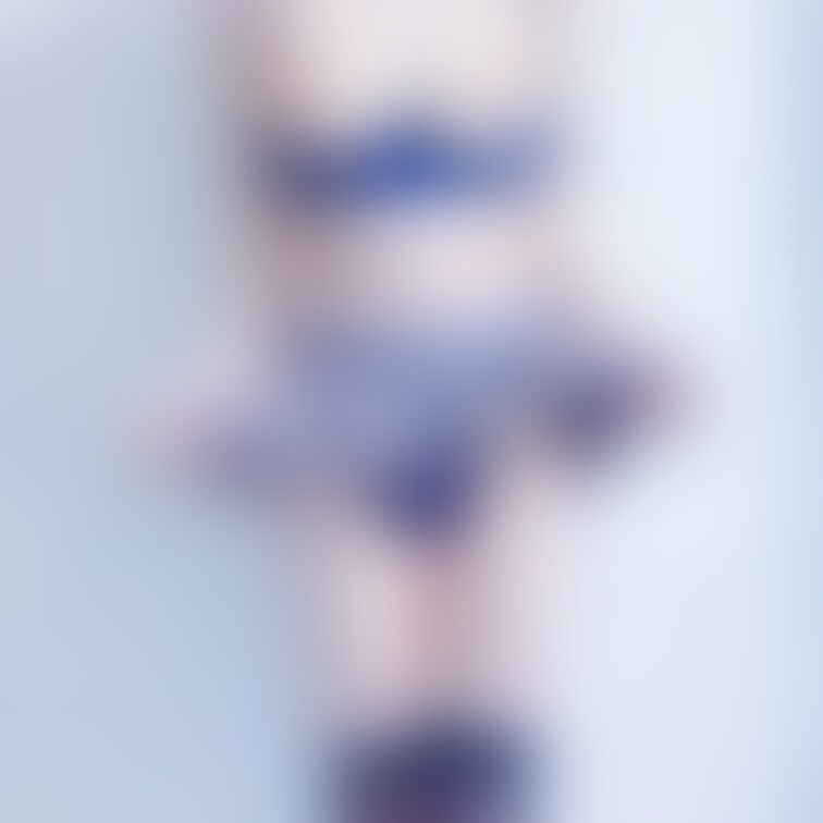 教室でオナニーをしているところをクラスメイトに隠し撮られてしまった女の子。弱みに付け込まれ、彼に命令されるがまま破廉恥な