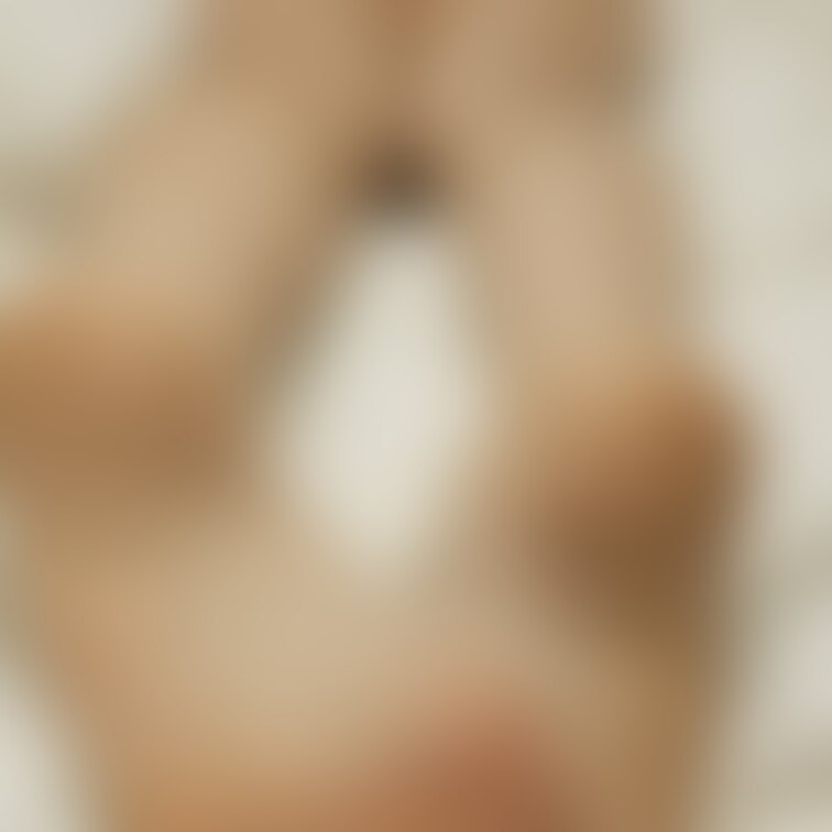 看護師セフレ35歳の足裏第1弾です。個人的にはトップクラスの好みの足裏です！