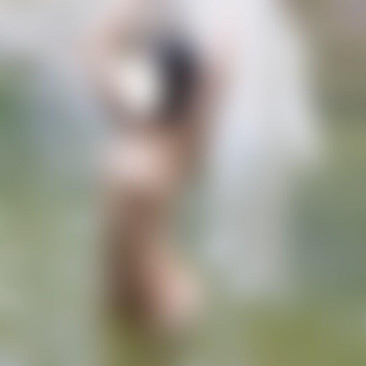 弥生の屋外ヌードです。冷たい川の中に入ってもらいました。

セクシーアイドル虎の穴・弥生編all（顔隠し）
htt