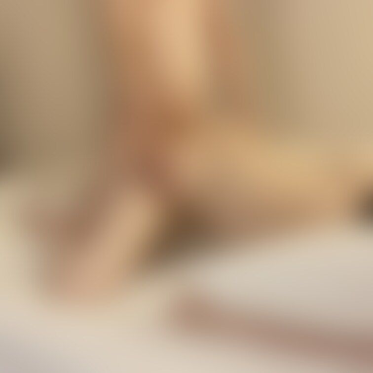 ホテルのベッドでえっちしたらめちゃくちゃ揺れました😇投稿時間が10分ちょいで微妙だったので、今日と明日5分ちょっとずつ投