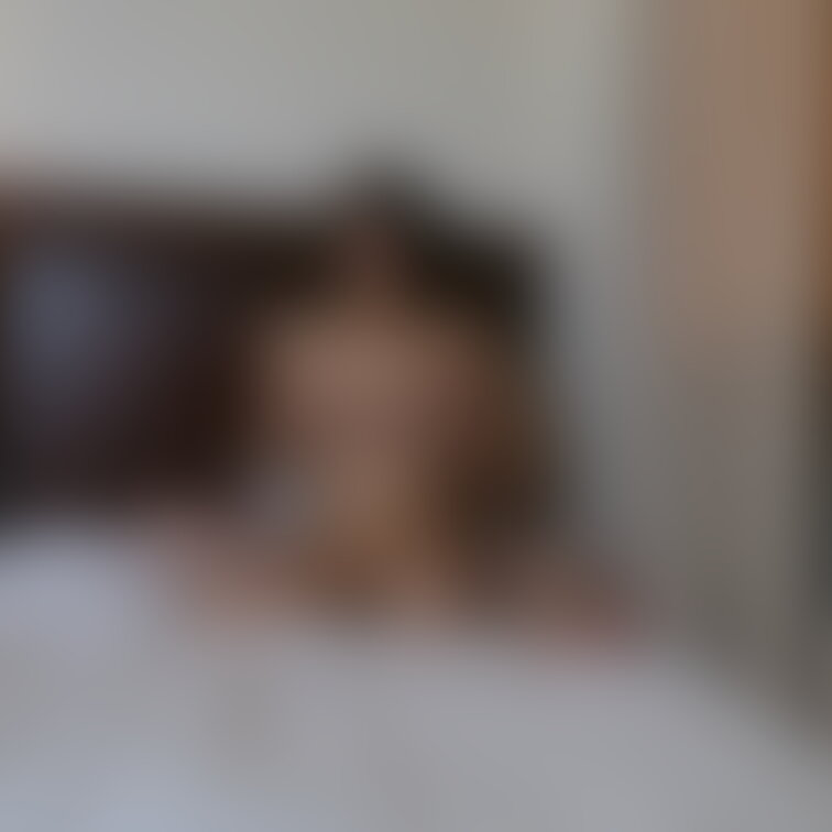 3人目の単独さんに揉みまくられていますが、いい顔しています。。。