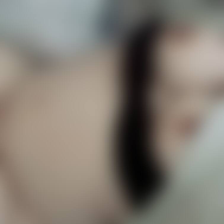 寝起きで撮ったえっちな自撮り見る？