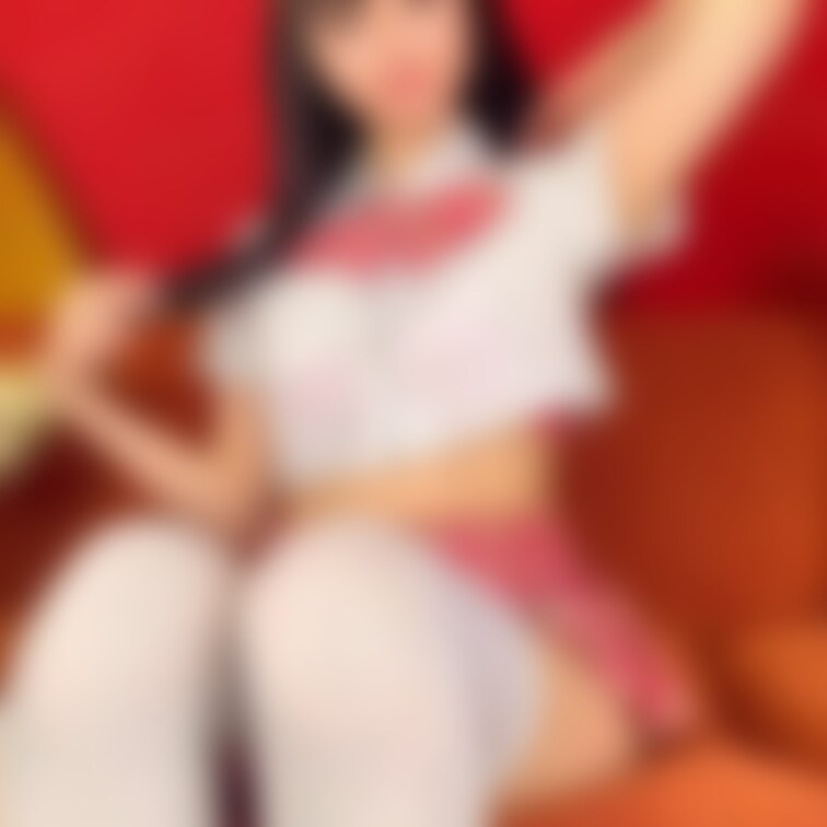 顔出しの普段動画って感じです❤❤
制服を着て、髪とかしたりしています。
黒髪ロングです❤