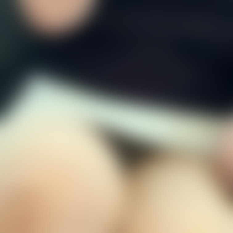ドリンクコーナーで
NBがバレてガン見する
男性にパンチラ誘惑