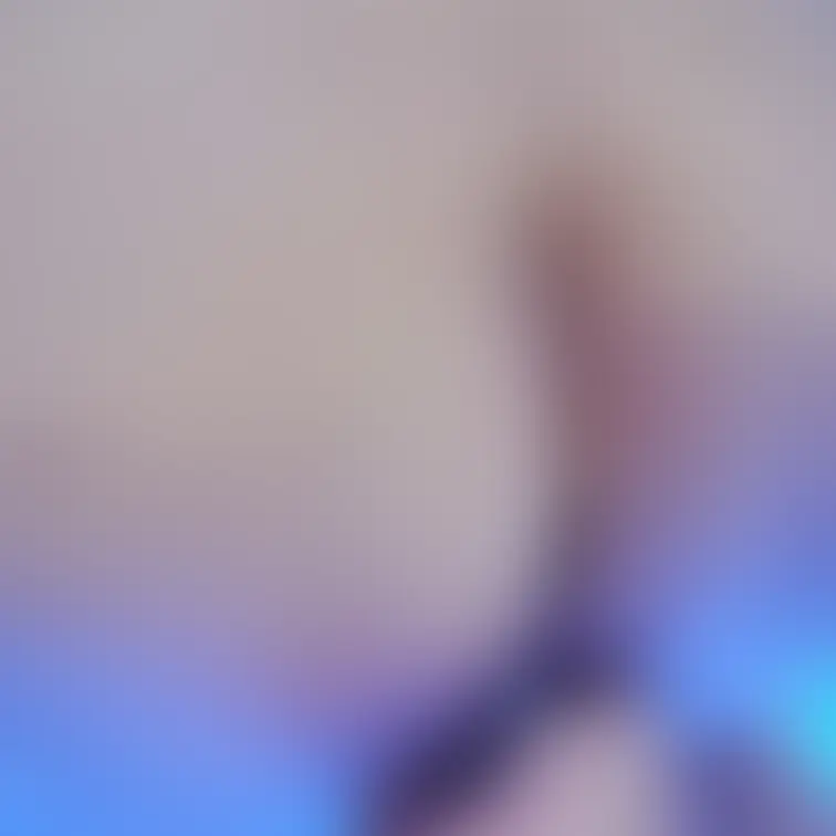♥️露出♥️尻とベルト　撫でて叩いて濡れまくる

白い尻をベルトで叩くと
割れ目から溢れ出す愛液