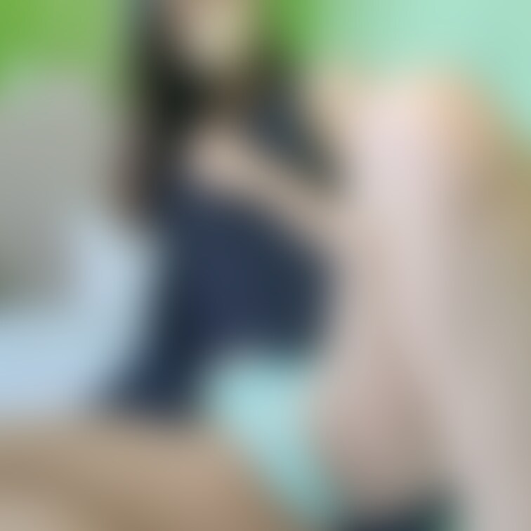 昨日の写真の続きだよー☺️♡

大胆に見せてるから
ものすごく恥ずかしいね☺️

お尻のくぼみとかも丸見え✨