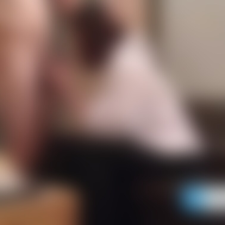 生クリーム付けてしゃぶります♡
おいしいです♡