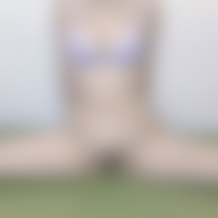 パンツなしで180度開脚❣️

そういえば、こちらの写真の別バージョン載せてなかったので(*ﾉω・*)
https