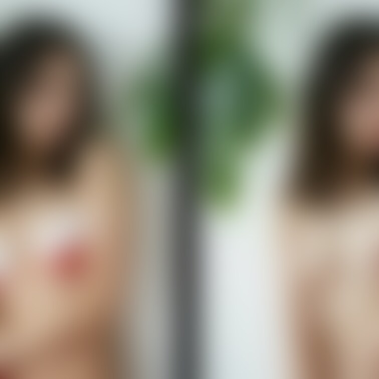 着衣と脱衣を並べた画像です。画像№634