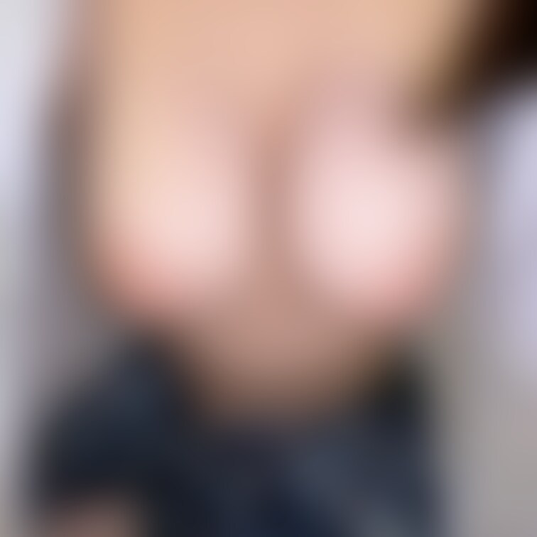写真｜巨乳でスタイルいいキャバ嬢さんはデカチン大好き、エッチ大好き

前編：https://myfans.jp/en