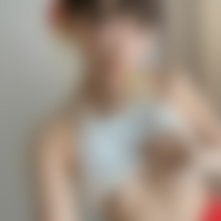 昨日、中華街できた服です❣️
(流石に外だととれないのでお家で撮ってから😂)
コスホリきてくれるってコメントうれ