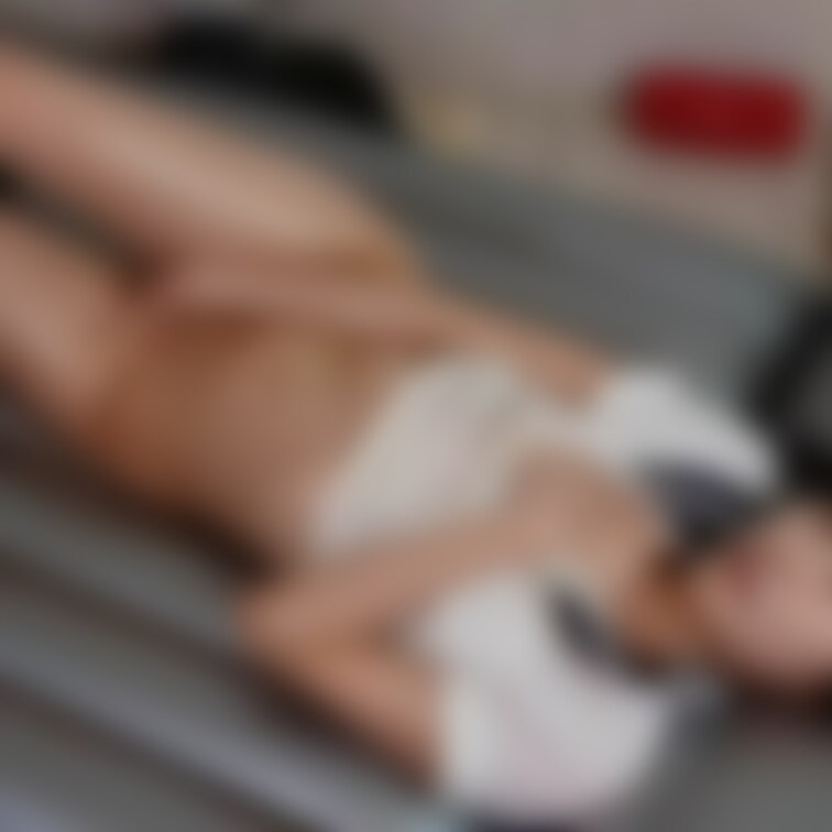 制服・アロマオイルエッチ①