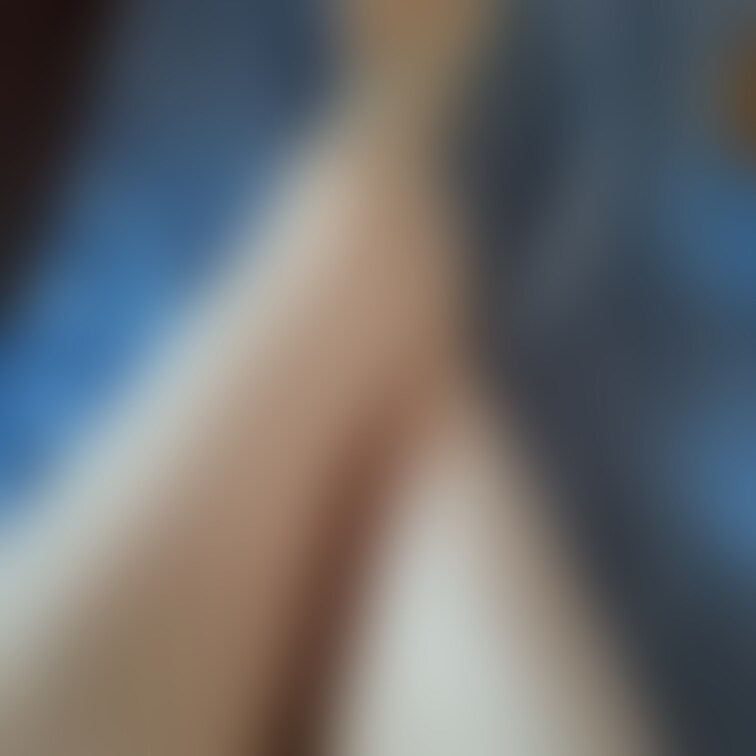 右上の「♡いいね」押してから見てくれると嬉しいです🥰


あやのの脚、お腹


もうすぐ動画も載せようと思っ