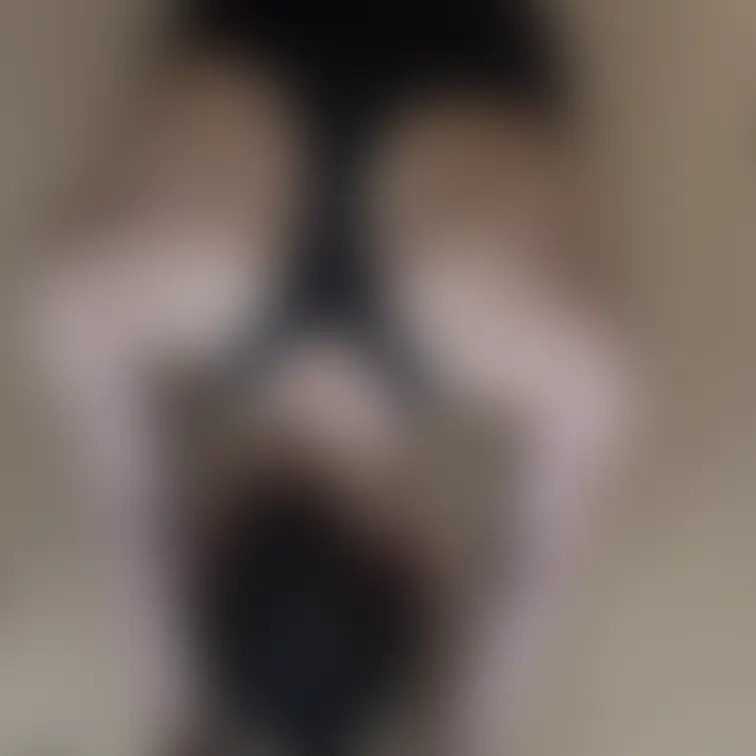 腹筋ローラー系女子💪
広背筋すごすぎ💦