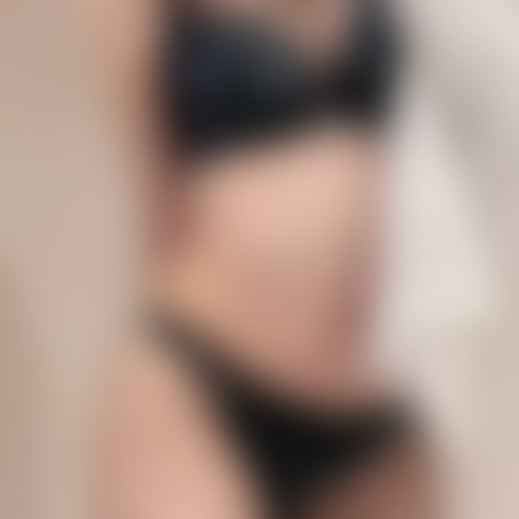 この組み合わせ我ながら良すぎて、、🥰🧡
こういうタイプのメガネがとっても好きなんですよね💕
やっと金曜日の夜🍾今週も