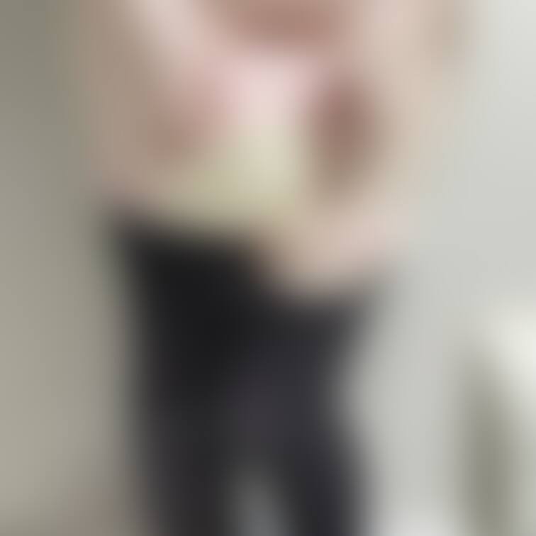 一日履いたクロッチ部分♡
いい匂いって言ってもらえることが多くて自分でも時々確かめちゃう💓
確かに癖になる匂いかも🤭