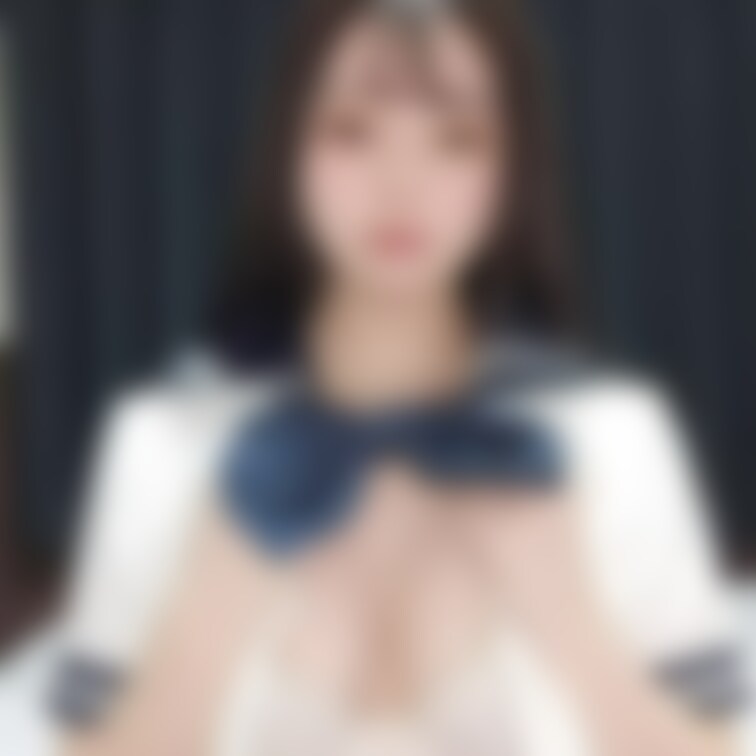 ついにスカートの中も公開…！///
