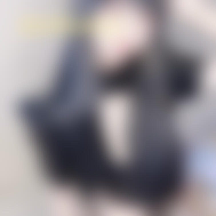 足をパカ♡