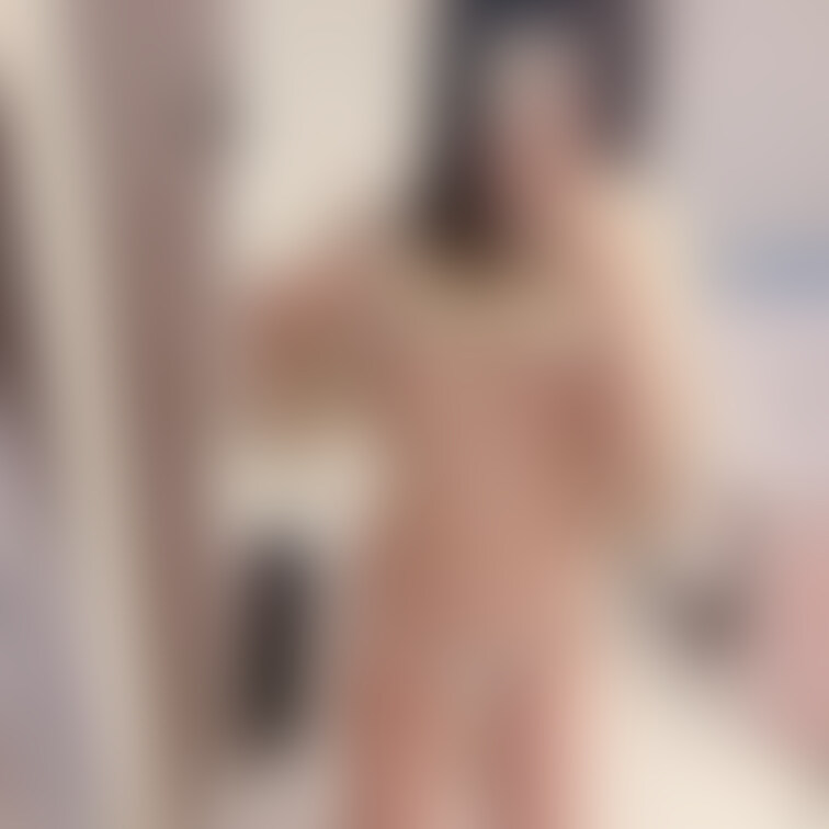 乳首左右非対称なのなんでー😾❕
そういう整形手術あるかな？
(痛そう😫)