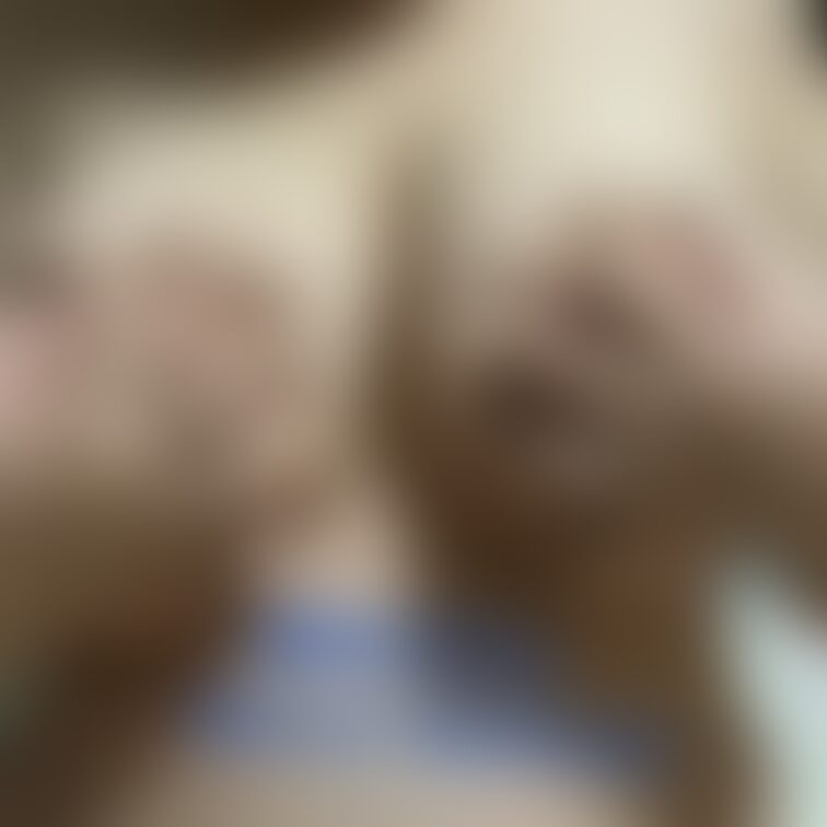 巨乳見て、今日も頑張ろう！！   
Get energy from my big boobs!   