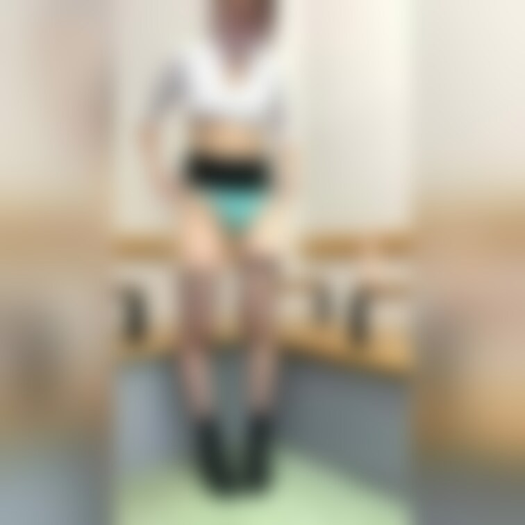 コインランドリーの待合にてディルドオナニー