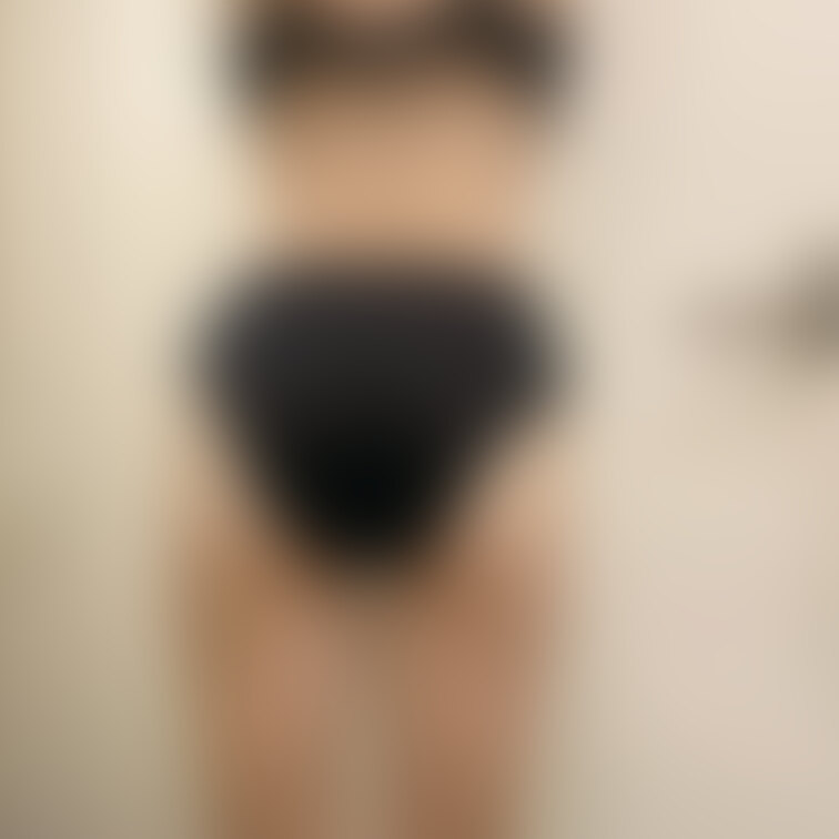 工場のトイレで撮らされました😣上のプランでは突き出しちゃってます🍑💦