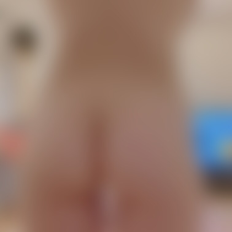 朝の裸での御挨拶。お尻バージョン。
動画とお尻は会員限定で公開中。