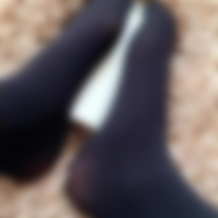 黒タイツ脚で足〇き風にしてもらったよ🦵【自撮り♀20代】