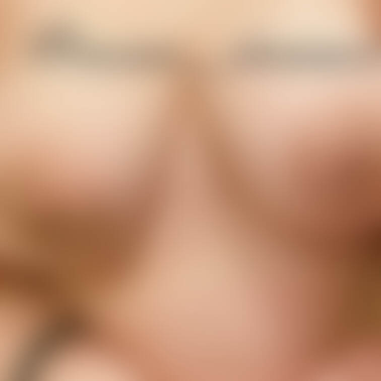 ブラとって見せて？？？
と言われて恥じらいながらとったら乳首ガン立ちで吸われたそうな乳首しちゃってる感😇笑

はや