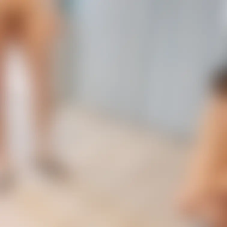 りこの全裸パーティー兼公開撮影。全裸の参加男性のアソコをじっと見る様子です。こういったごほうびタイムがこの会にはあります