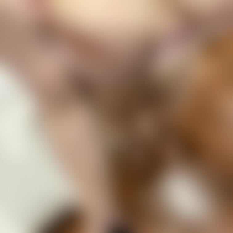 すかさず触ってくる。そこからのおっぱいの眺め。