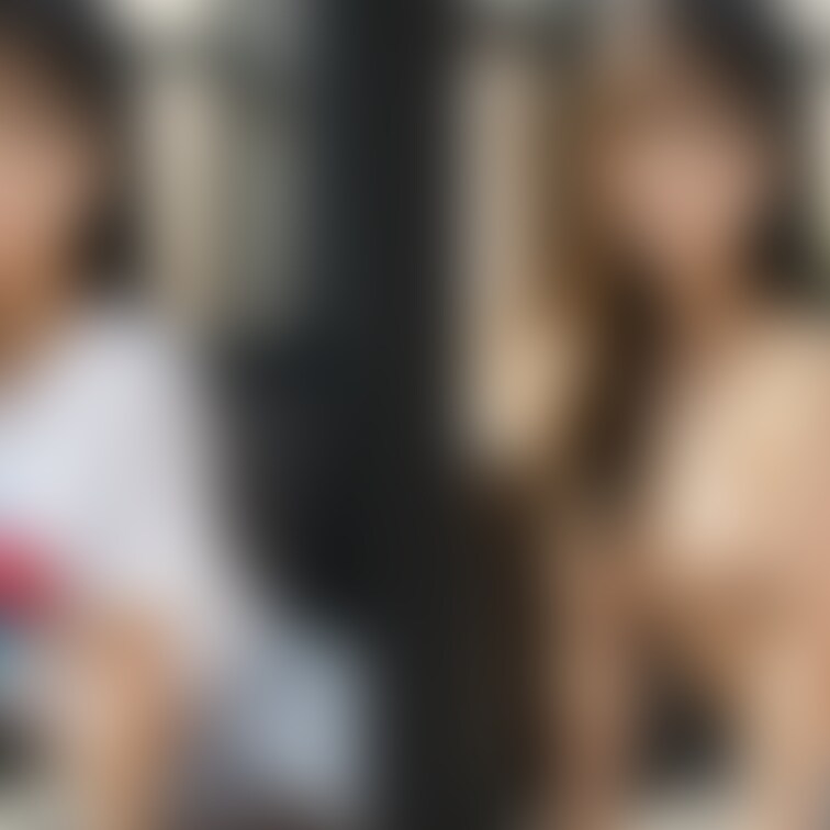着衣と脱衣を並べた画像です。画像№463
