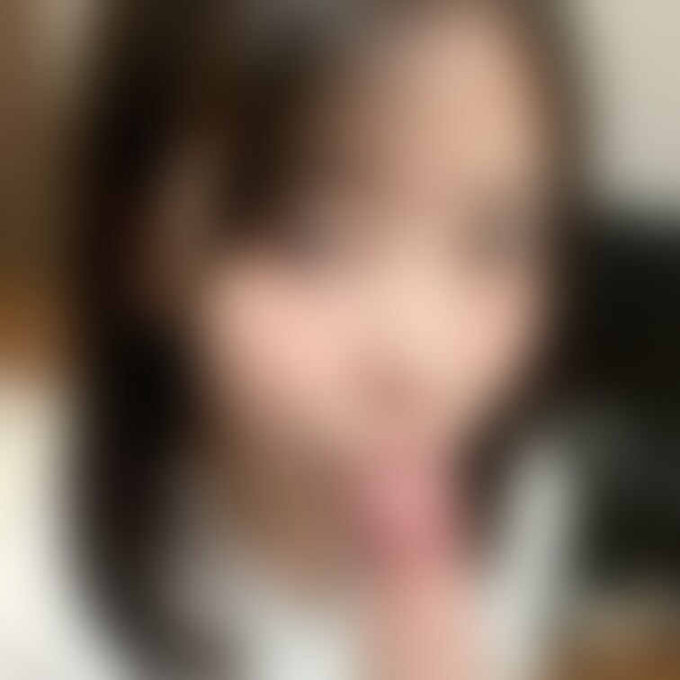 かわいいお口で先っぽ舐め