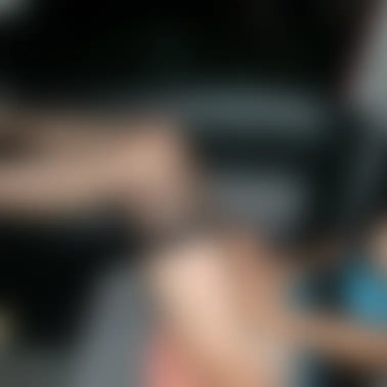 初めて逢った若い男性の車で同じようにオナニーショーを披露してしまう、変態熟女です😜
この動画を見たい方はオンリーファン