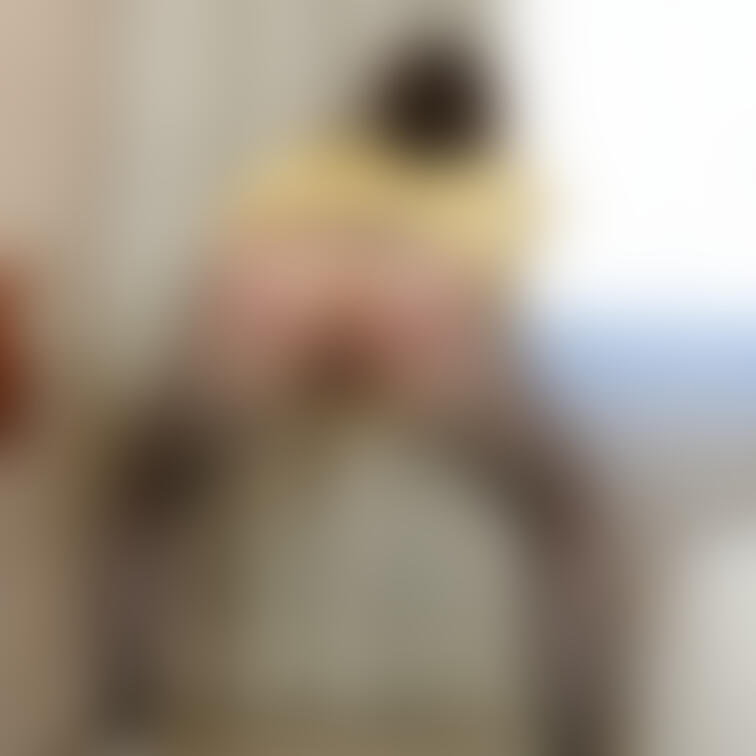 #003 MKちゃん　
「ドM顔面弄り＋ガニ股ピースで立ちション」（15/28ページ）

Ekusiad専属元祖放