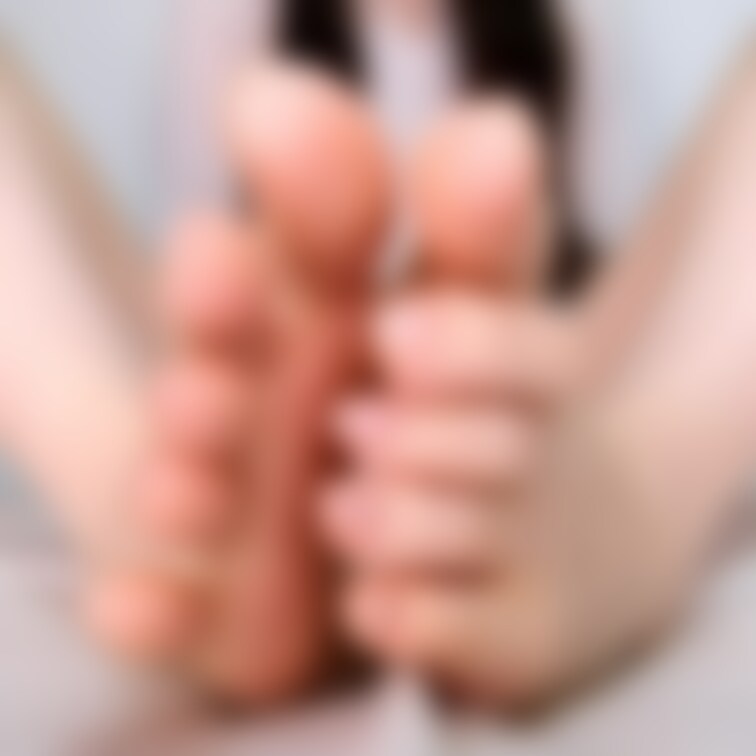 こんばんは😊
足舐めのリクエストをたくさん頂いていたので、今回はそのシーンを長めに撮りましたー、足裏がふやけるくらい。笑
