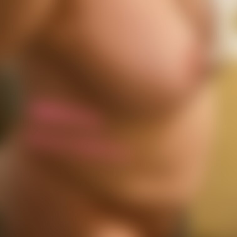 乳首触って