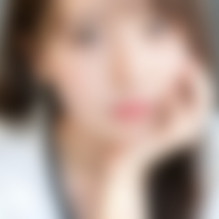最近、肌荒れがひどくて悩んでる。スキンケアを見直さないと…