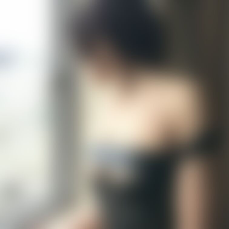 この格好で、、、
外、、歩けるかなぁ、、、
エロ過ぎ、、ですかぁ。。。