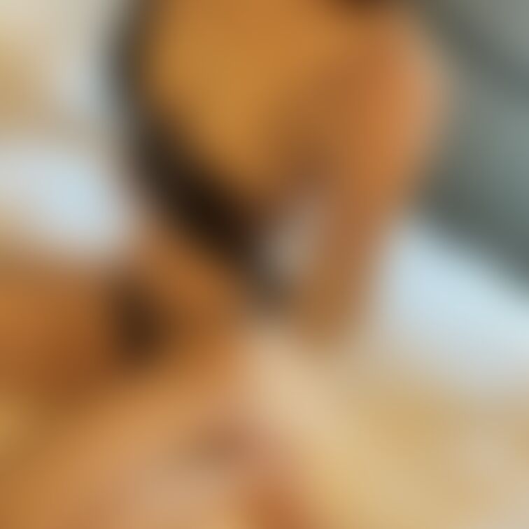 おっぱいの大きさは残念なの。。。

でもね💕
形と乳首は自信あってよく綺麗って言ってもらえます♡
誰から？
そ