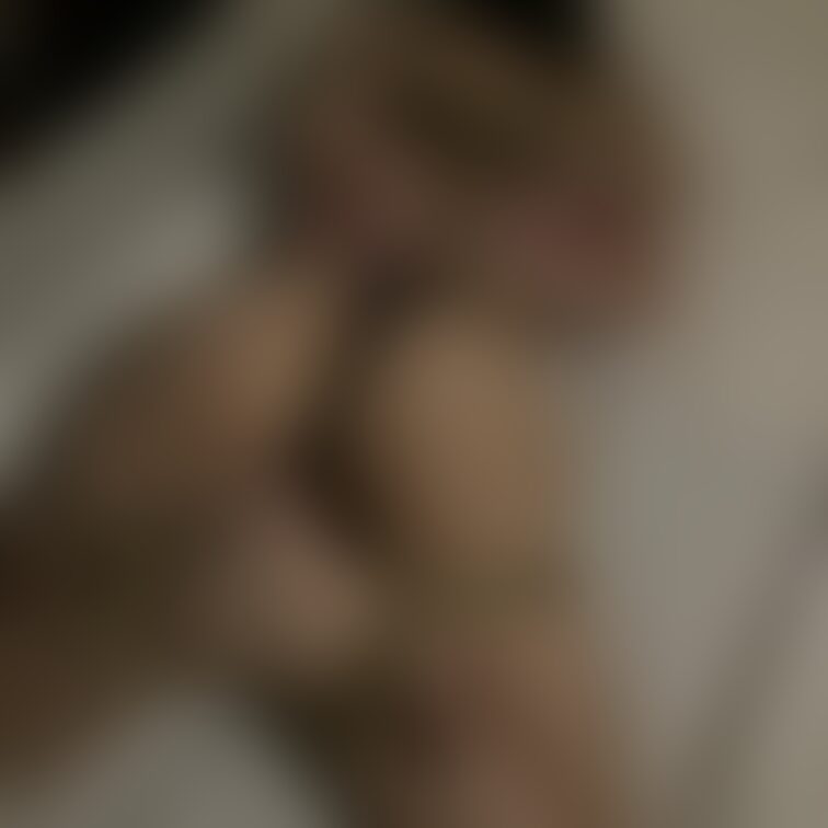 裏胡座と後手　
だいぶ前　場末のラブホにて。