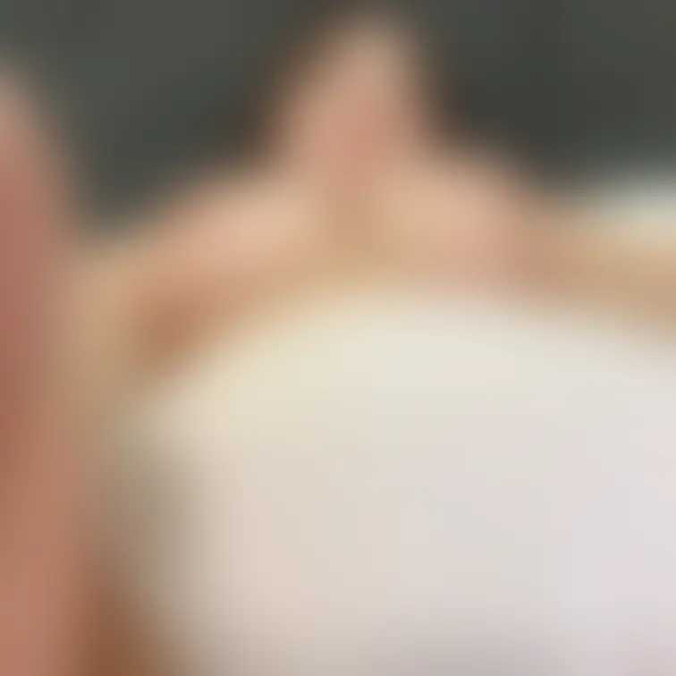下から撮ったおっぱいが大きすぎて肉まんに見える笑🥹



こんな美味しそうな肉まんがコンビニに並んでたら行列でき