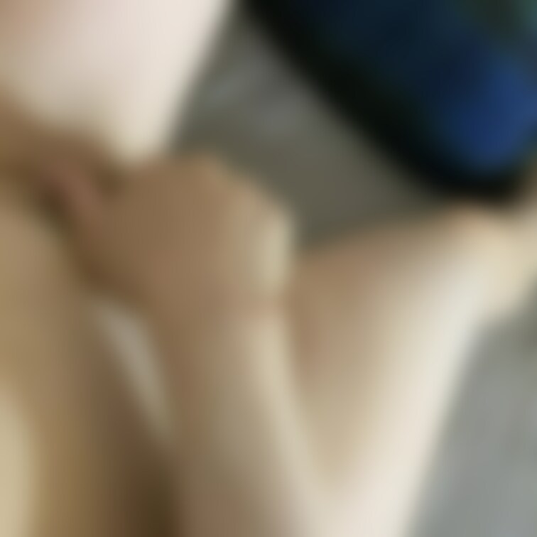 朝から動画が全然投稿出来なくて。
私のしごきながら自分でしてます。